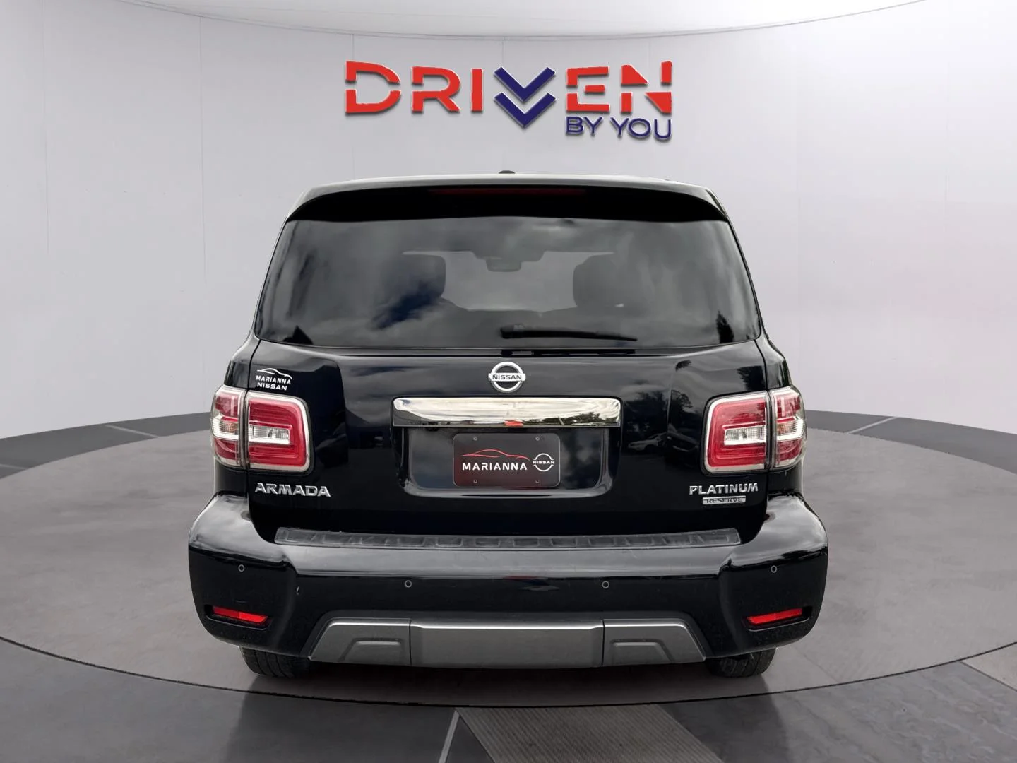 Used 2019 Super Black Nissan Platinum image 4