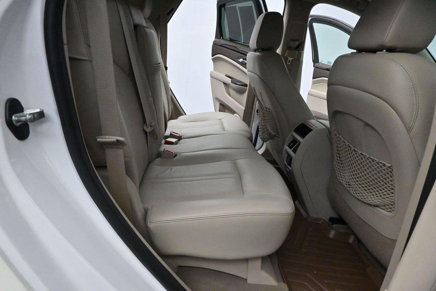 Used 2014 Platinum Ice Tricoat Cadillac Luxury Collection image 32