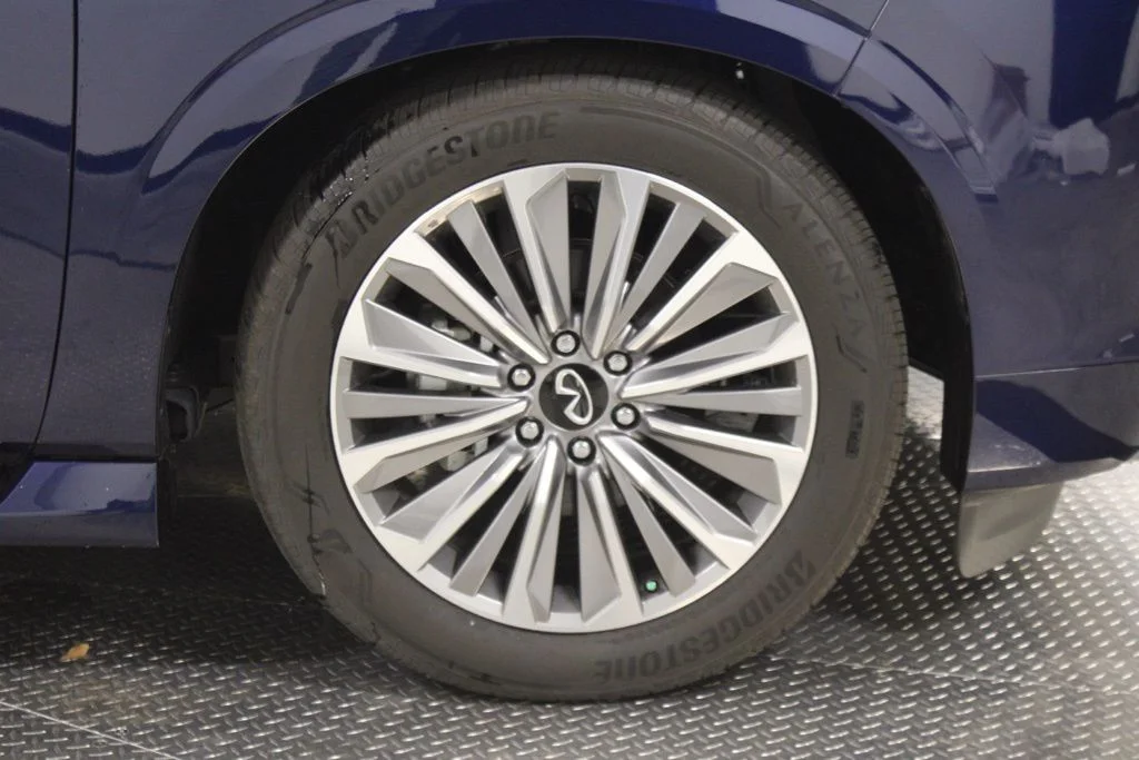 New 2025 GRAND BLUE INFINITI LUXE image 18