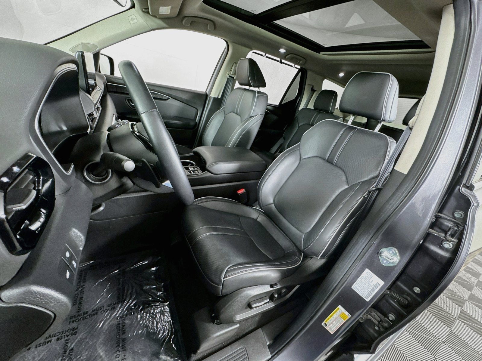 Certified Used 2025 Modern Steel Metallic Honda AWD Elite image 32