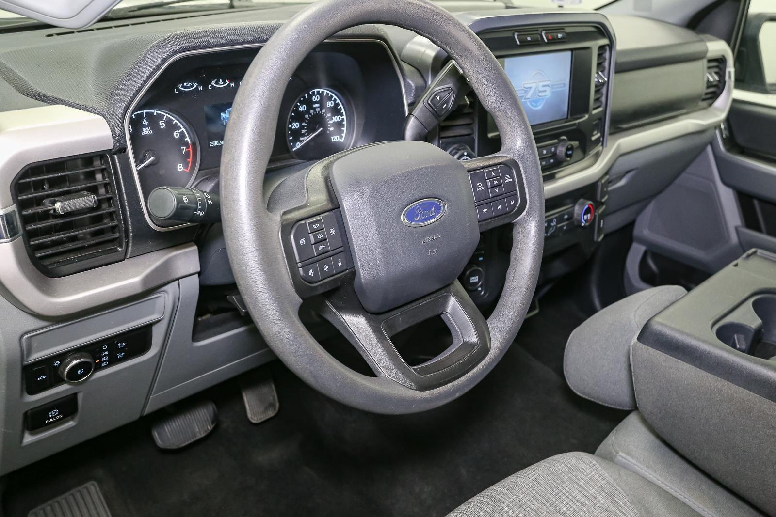 Used 2023 Oxford White FORD XL image 20