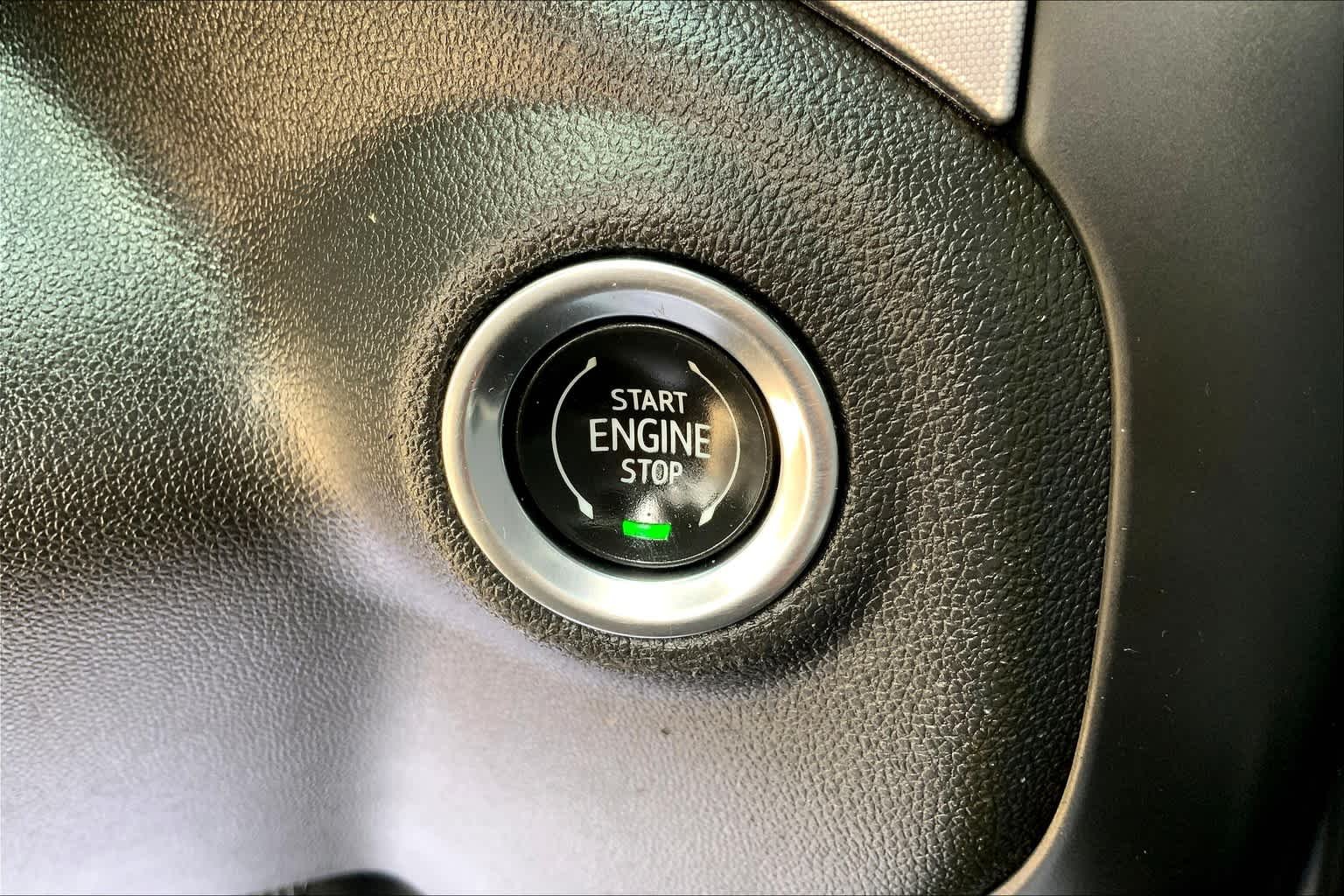 Used 2019 Pacific Blue Metallic GMC SLE image 35