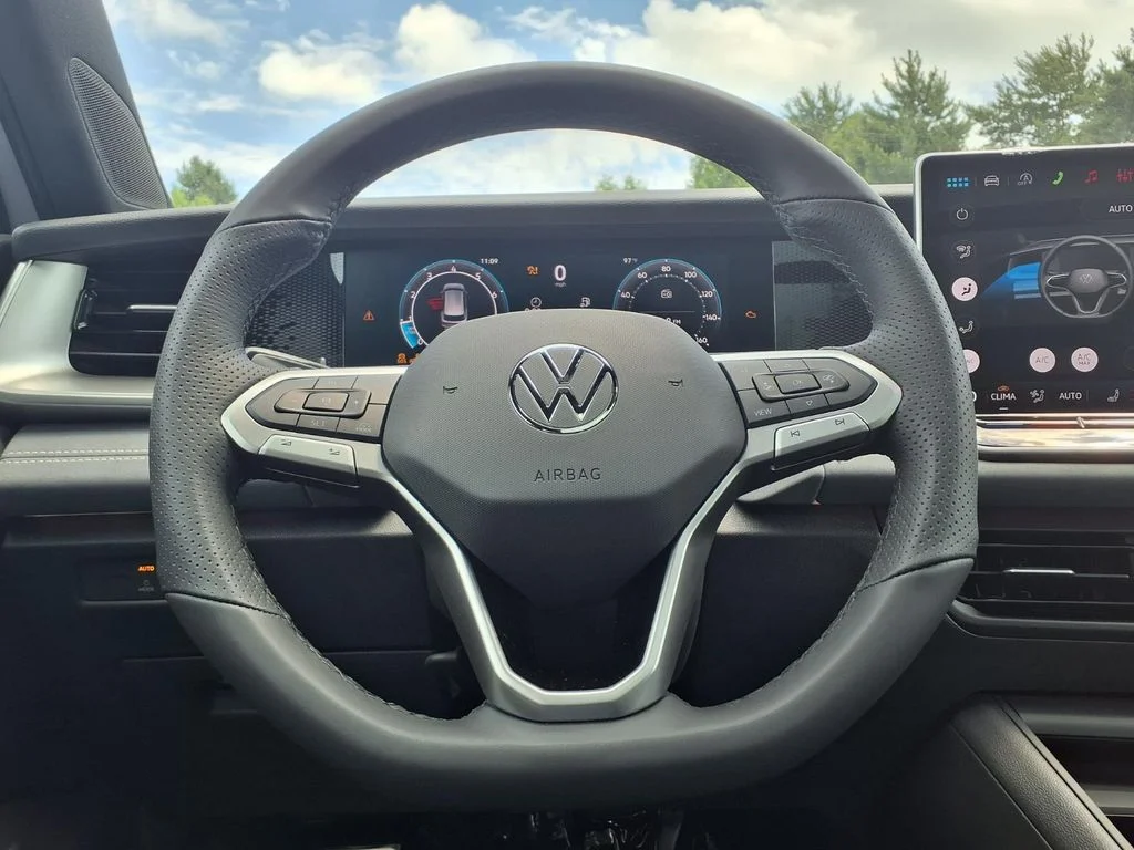 New 2026 Opal White with Deep Black Roof Volkswagen 2.0T SE R-Line Black image 15