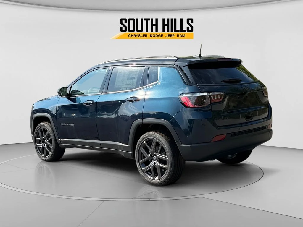 New 2026 Fathom Blue Pearl-Coat Exterior Paint Jeep Limited image 3