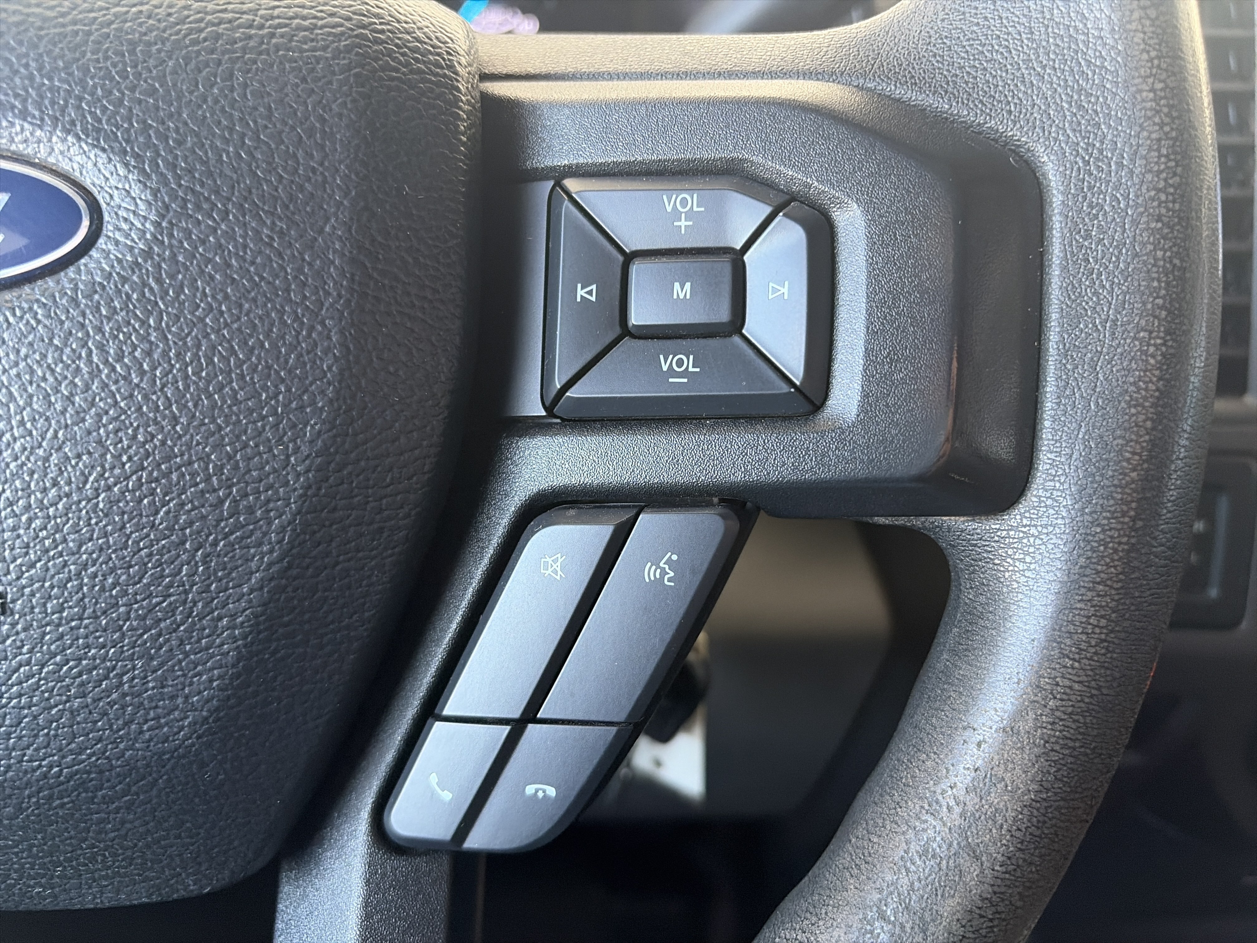 Used 2020 White Ford XL image 9
