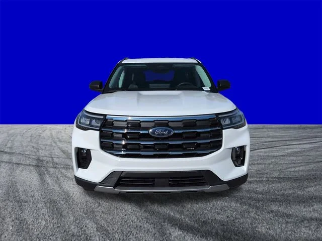 New 2026 Star White Metallic Tri-Coat Ford Active image 9