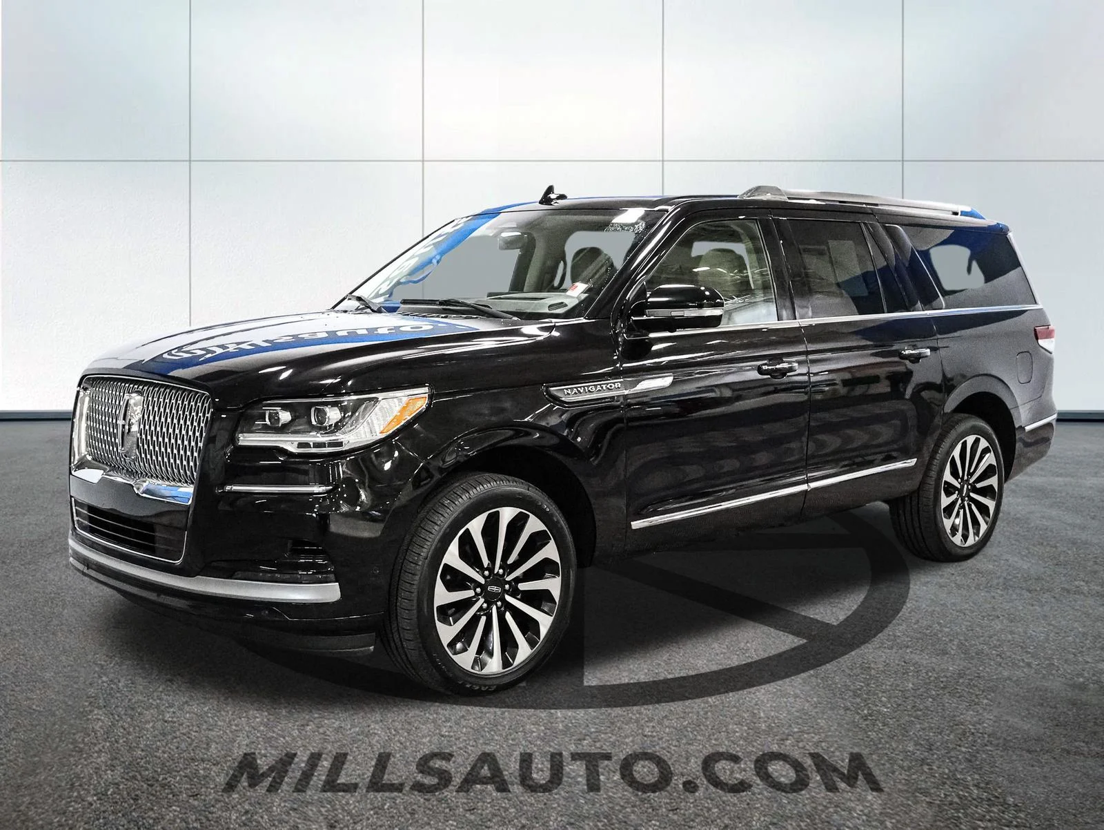 Used 2022 Black Lincoln Reserve image 2