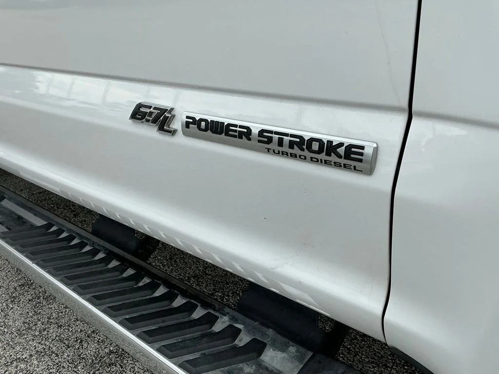 Used 2019 White Ford Lariat image 26