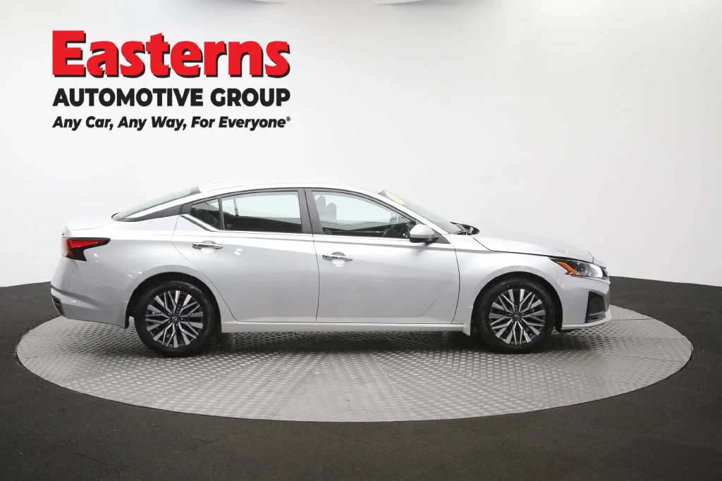 Used 2023 Silver Nissan 2.5 SV image 45