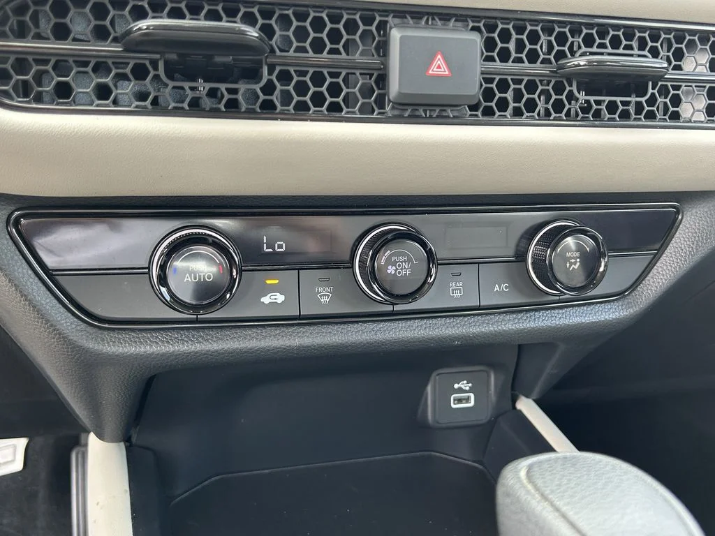 Used 2025 White Honda LX image 26