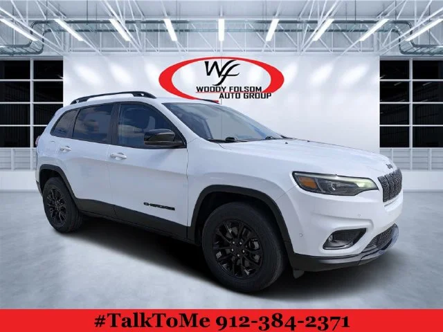 Used 2023 White Jeep Altitude image 1
