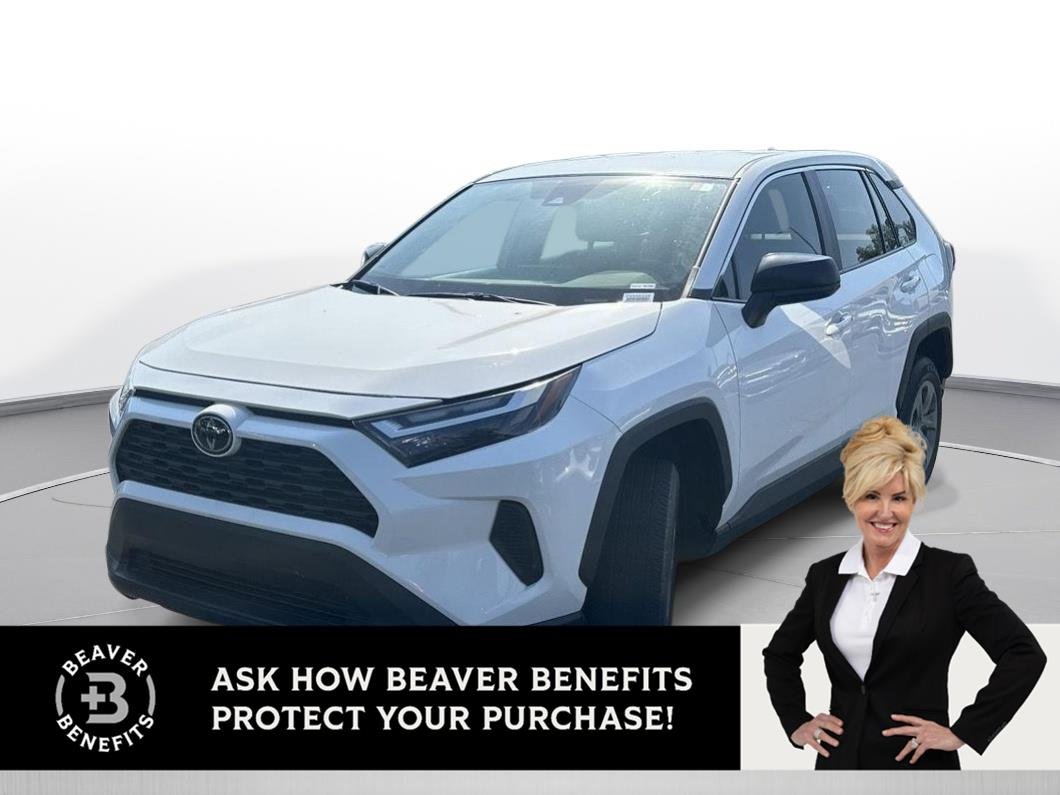 2023 Toyota RAV4 LE FWD's photo