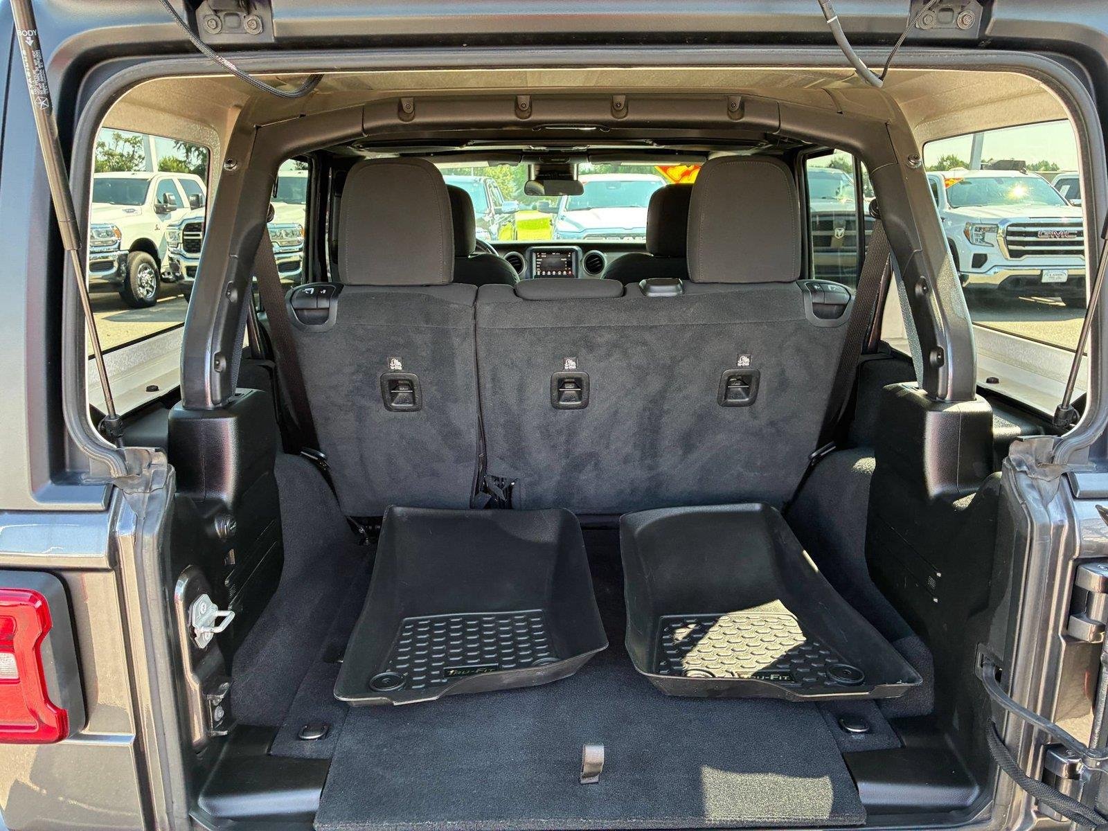 Used 2021 Granite Crystal Metallic Clearcoat Jeep Unlimited Sport S image 27