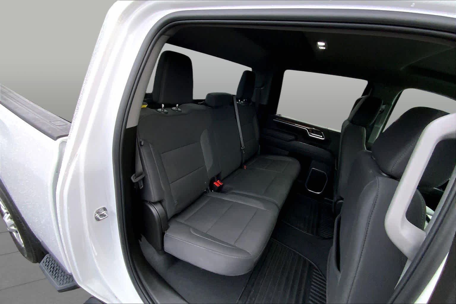 Used 2025 Summit White Chevrolet LT image 19