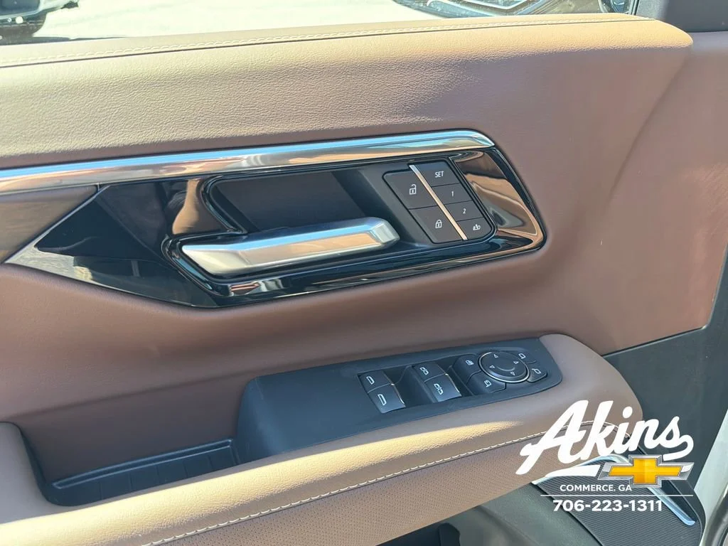 2026 Chevrolet Suburban High Country - Photo 18
