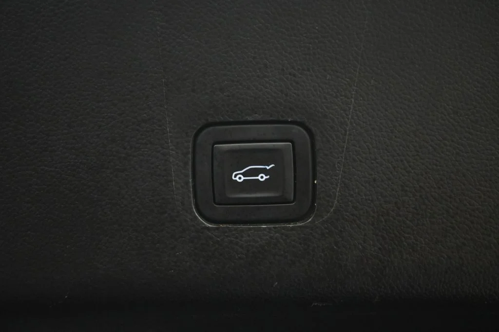 Used 2019 Gray Chevrolet 3LT image 67