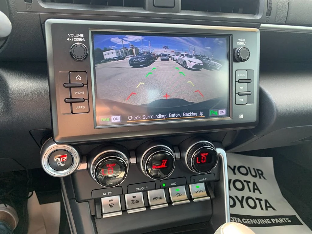 Used 2023  Toyota Base image 17