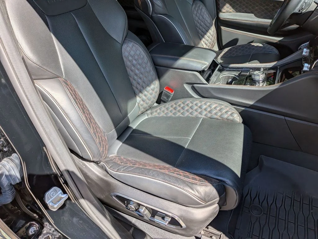 Used 2023 Black Jeep Summit Reserve image 37