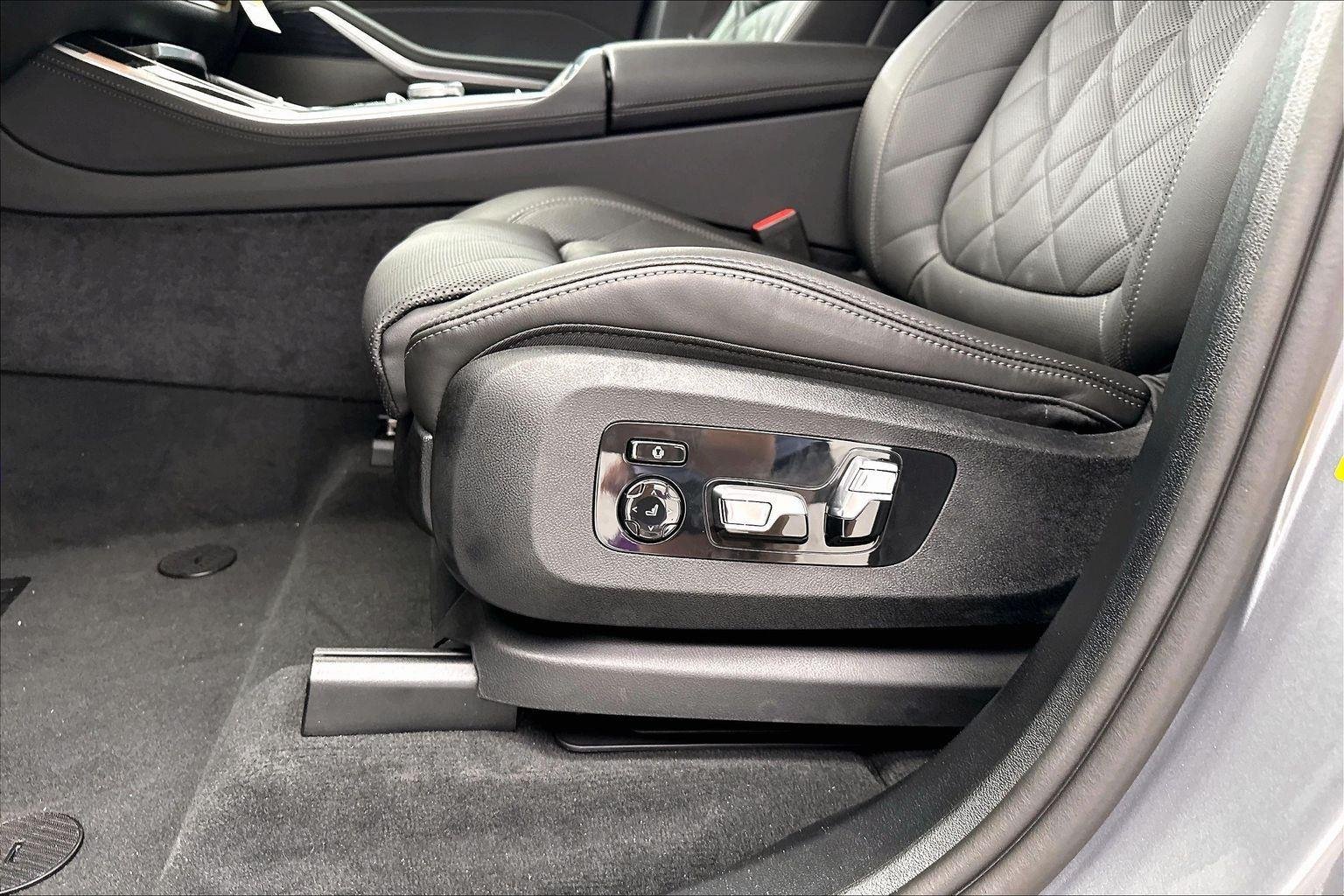 New 2026 Skyscraper Grey Metallic BMW xDrive50e image 26