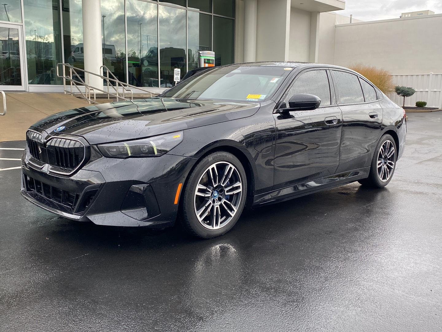 Used 2025 Black Sapphire Metallic BMW 550e xDrive image 7
