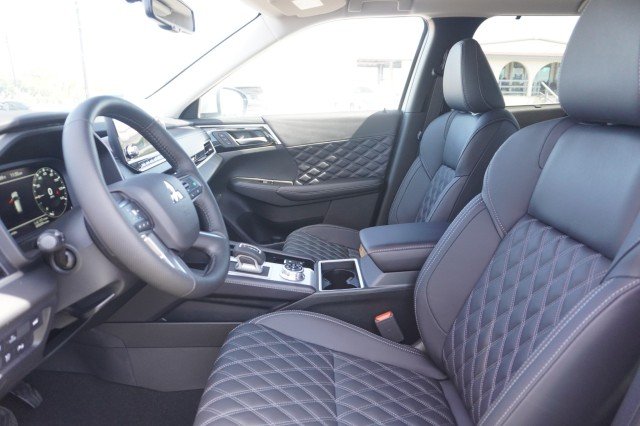 2025 Mitsubishi Outlander Plug-in Hybrid SEL - Photo 18