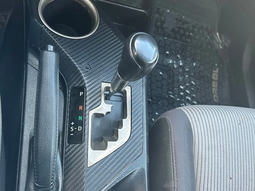 Used 2015 Silver Toyota XLE image 18
