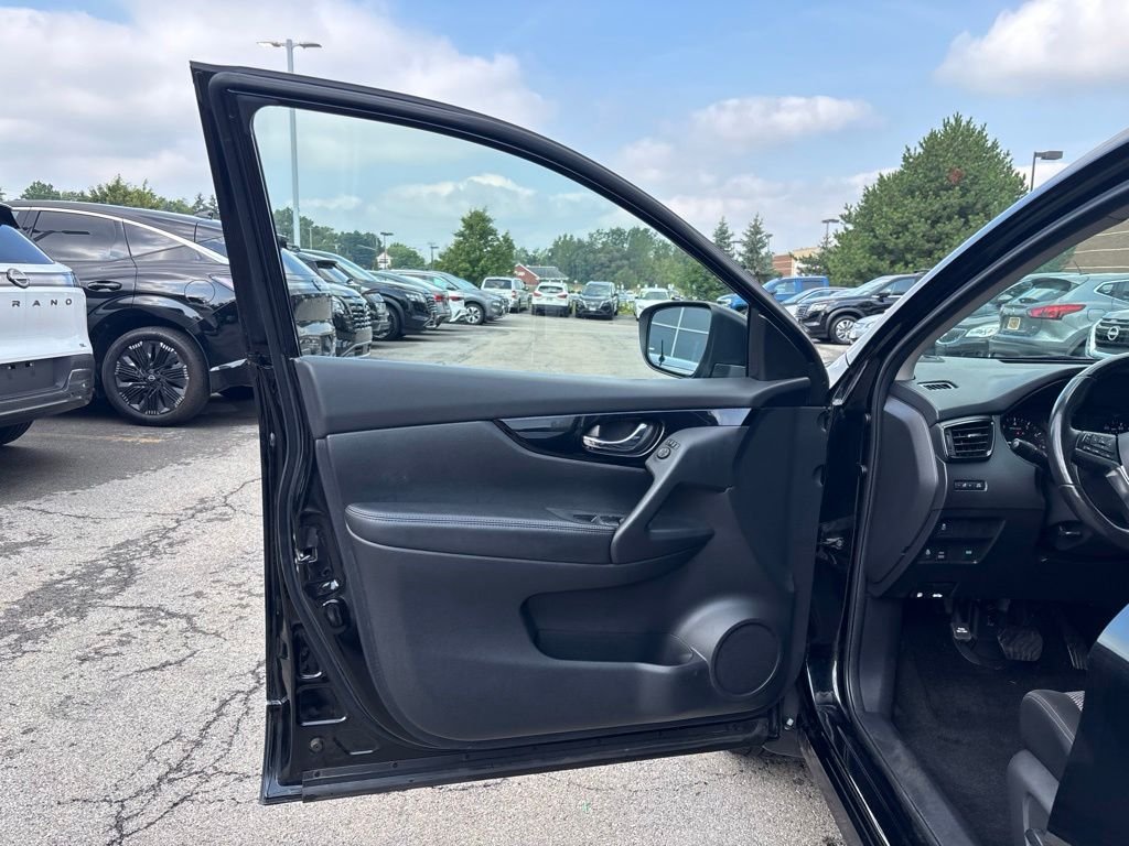 Used 2017 Black Nissan SV image 16