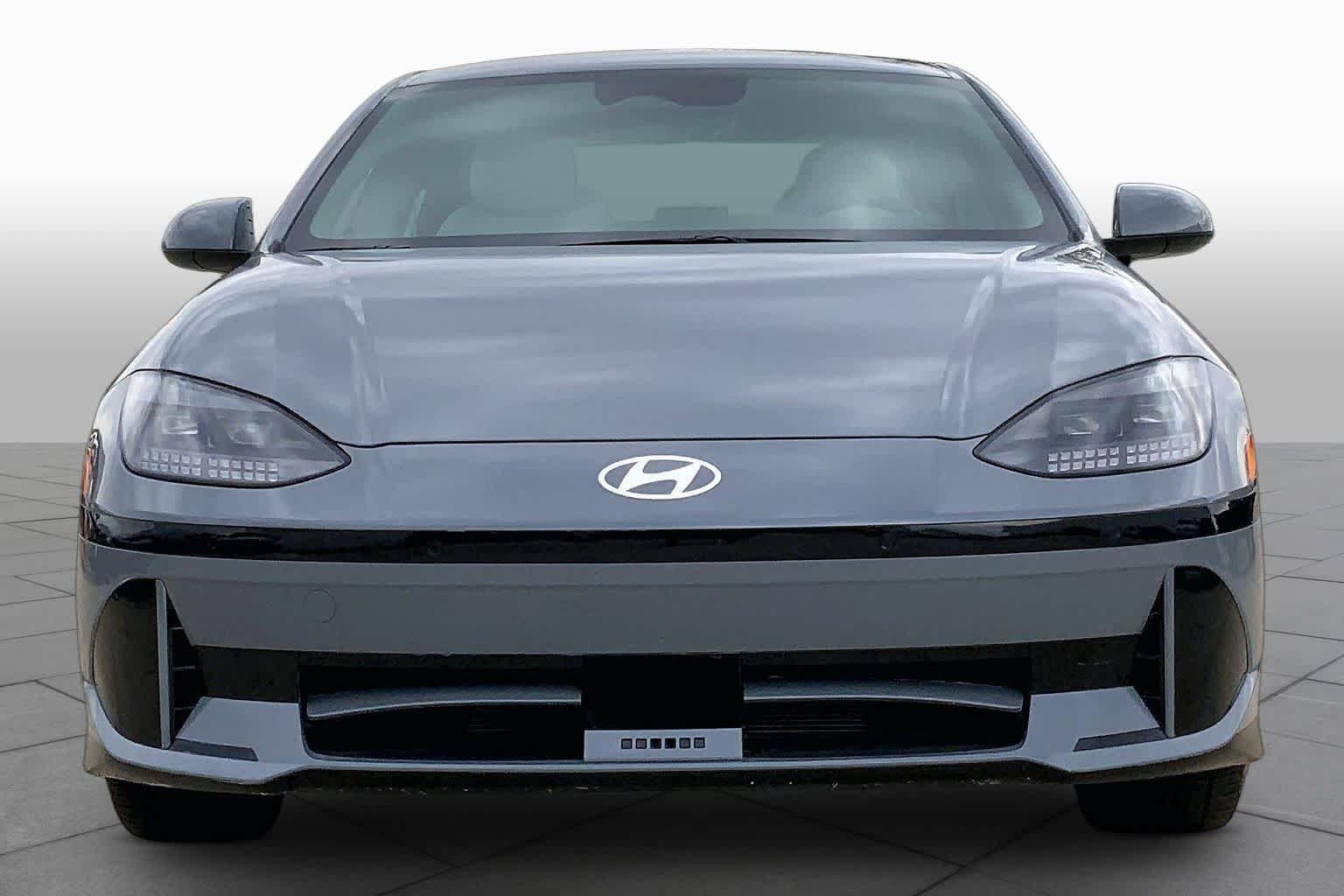 Used 2024 Transmission Blue Hyundai SEL image 3