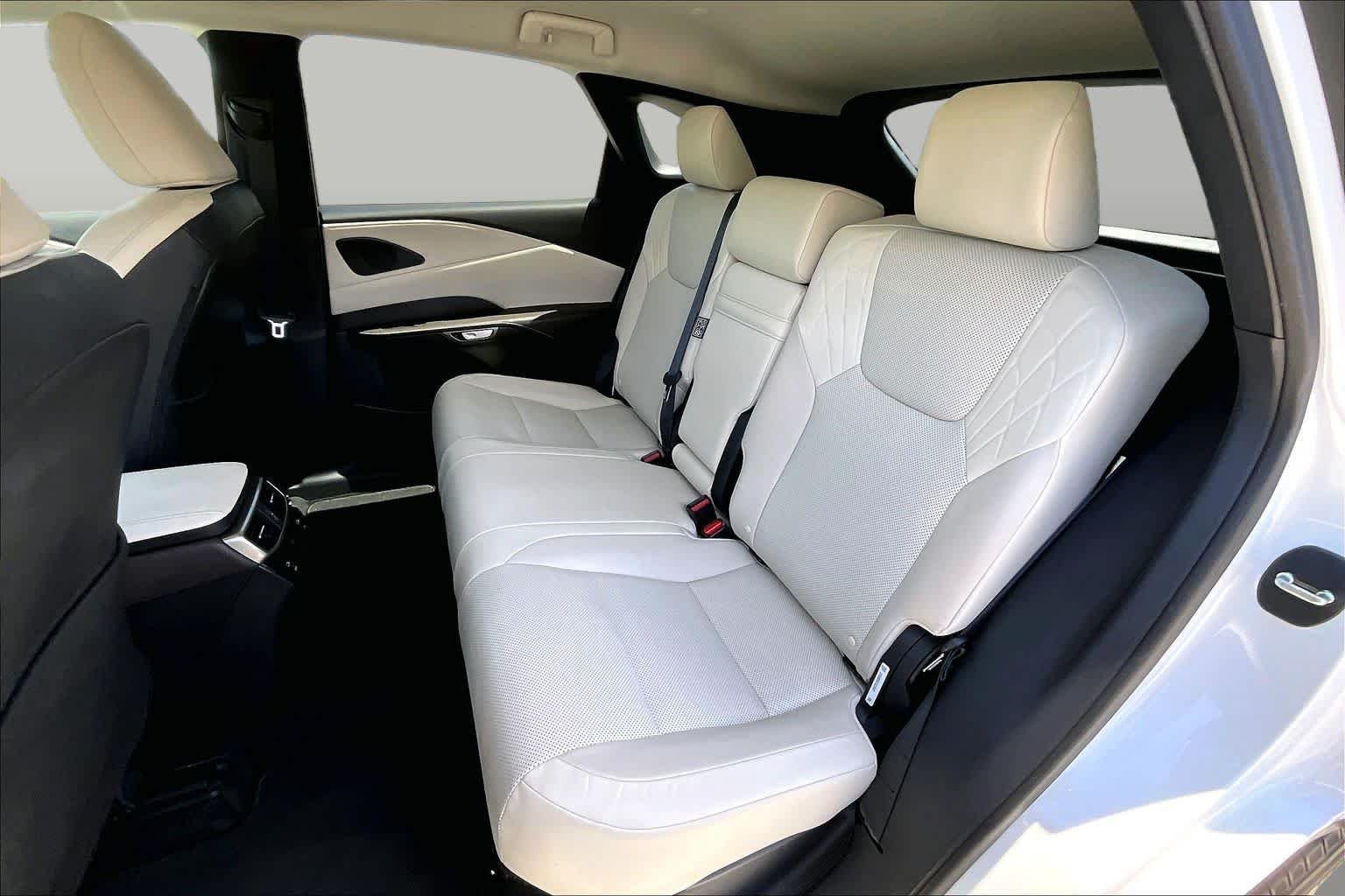Used 2023 Eminent White Pearl Lexus  image 34