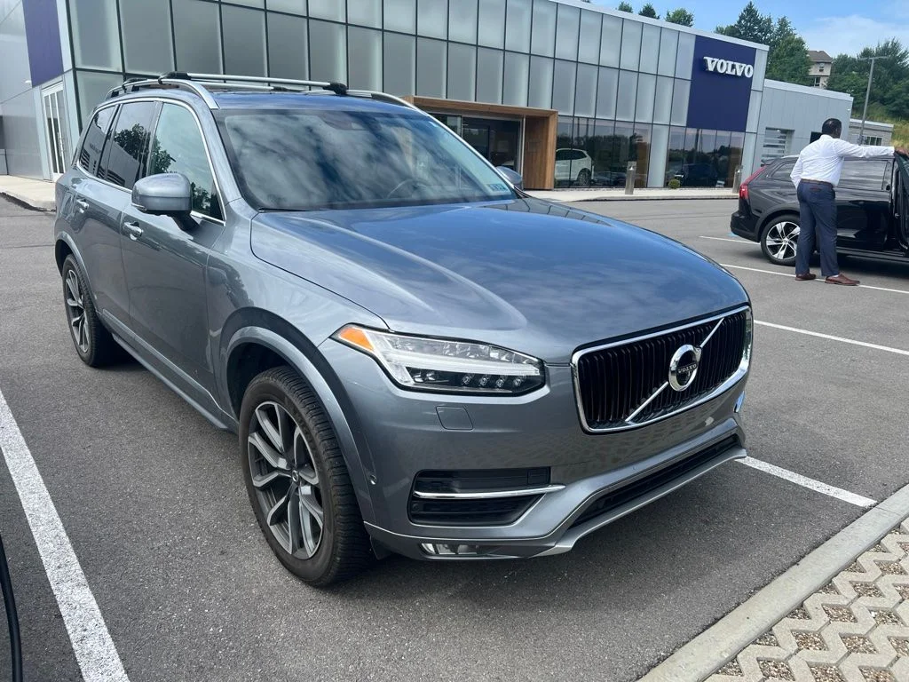 Used 2017 Gray Metallic Volvo T6 Momentum image 3