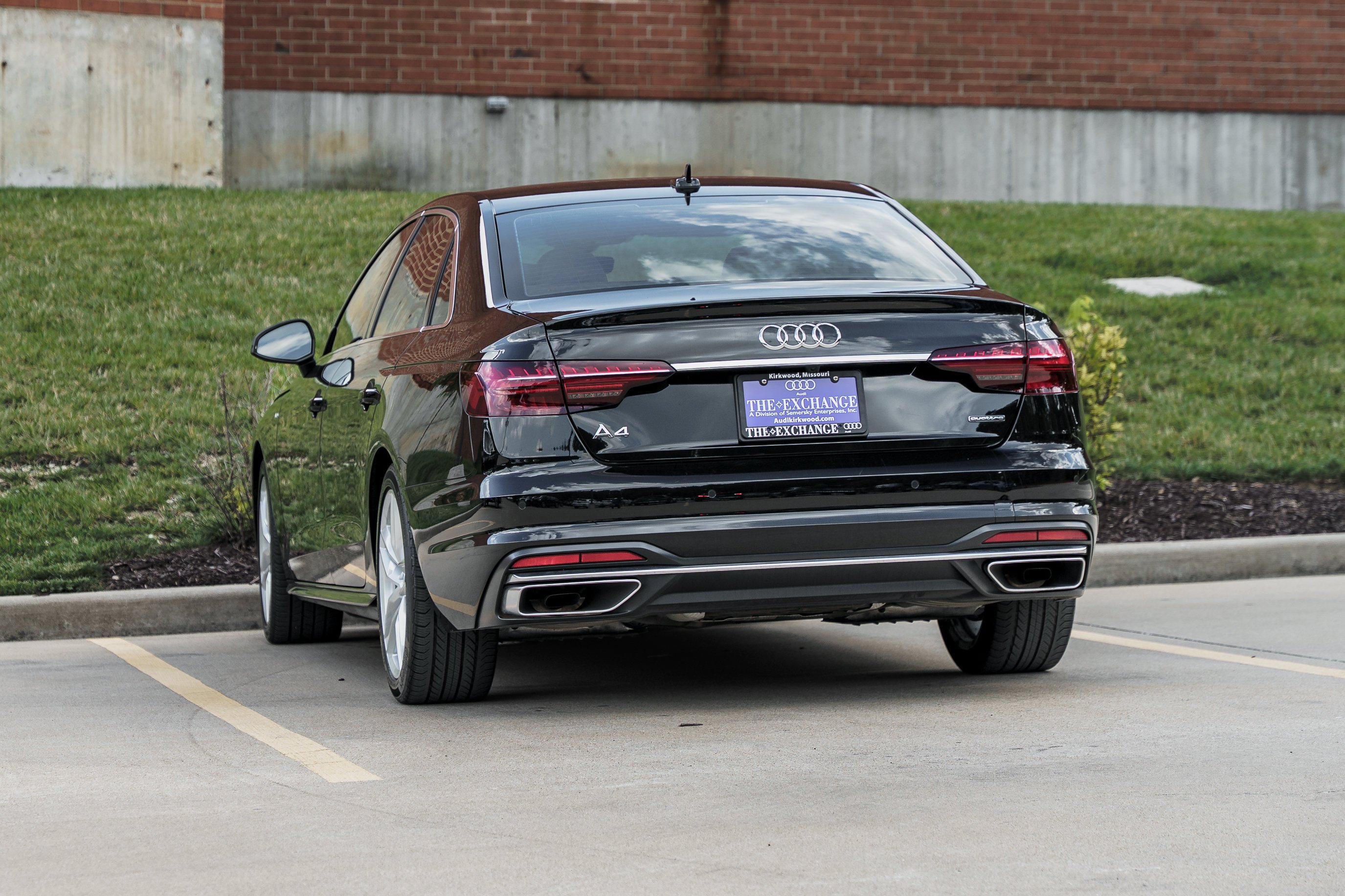 Used 2024 Mythos Black Metallic Audi S line Premium image 5