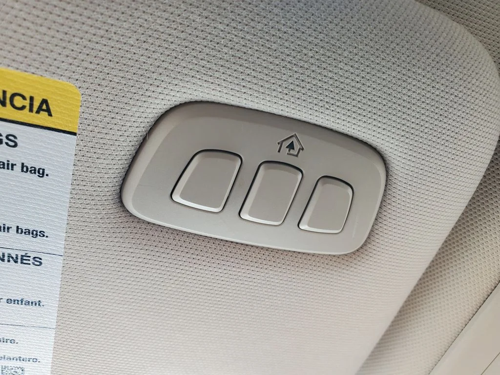 Used 2020 White Ford Limited image 30