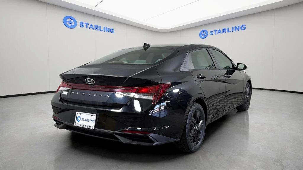 Used 2022 Black Hyundai SEL image 8