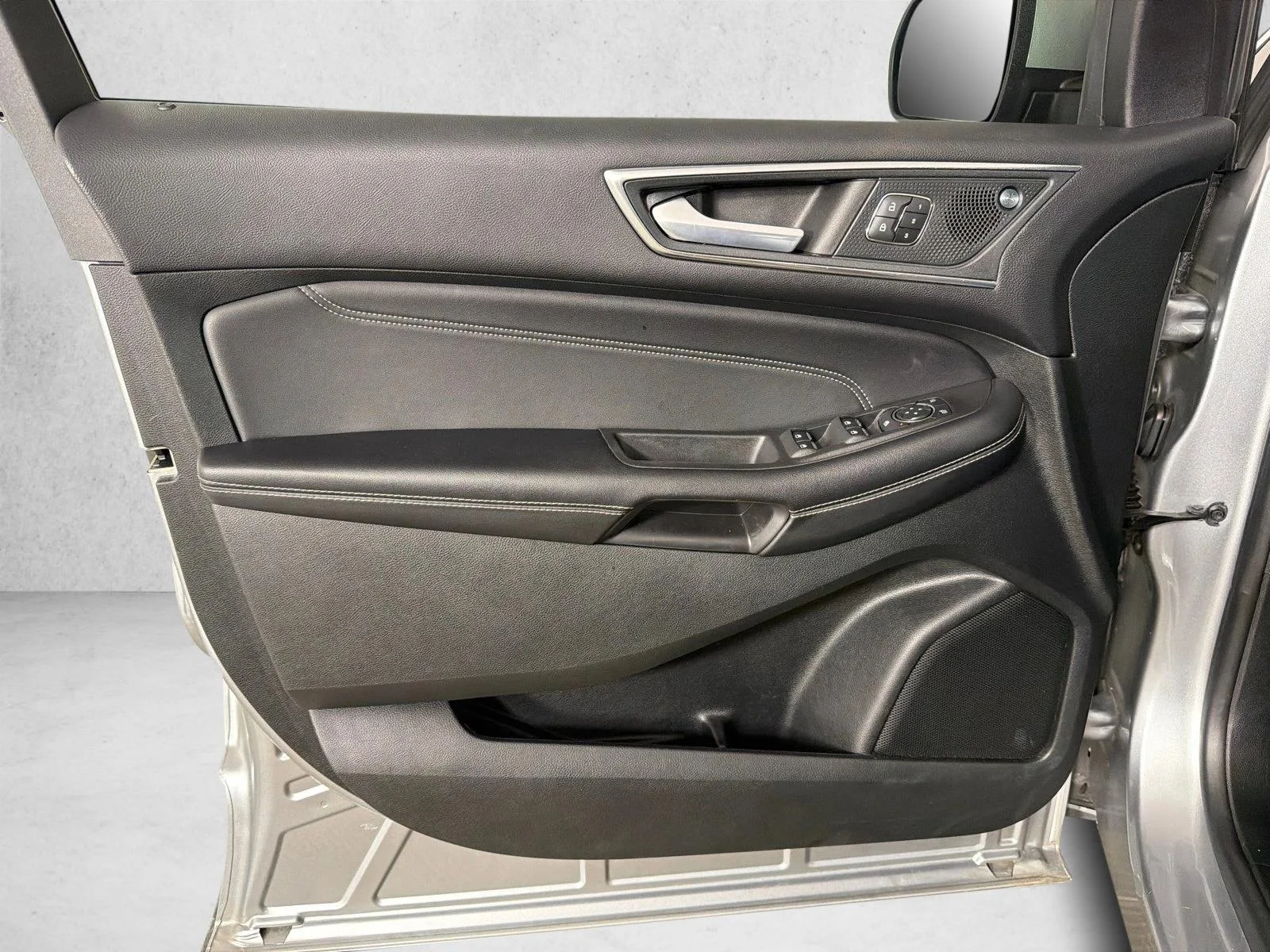 Used 2023 Silver Ford Titanium image 10