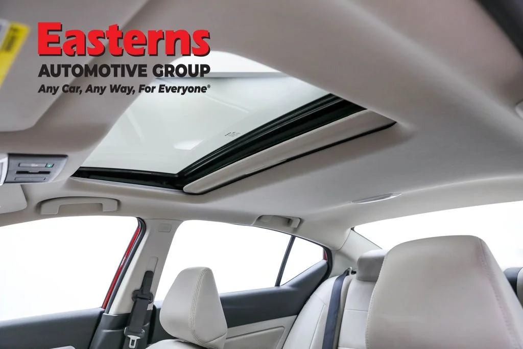 Used 2023 Red Nissan 2.5 SL image 33