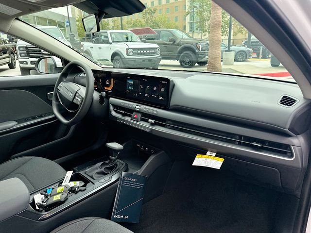 New 2026 Snow White Pearl Kia LXS image 27