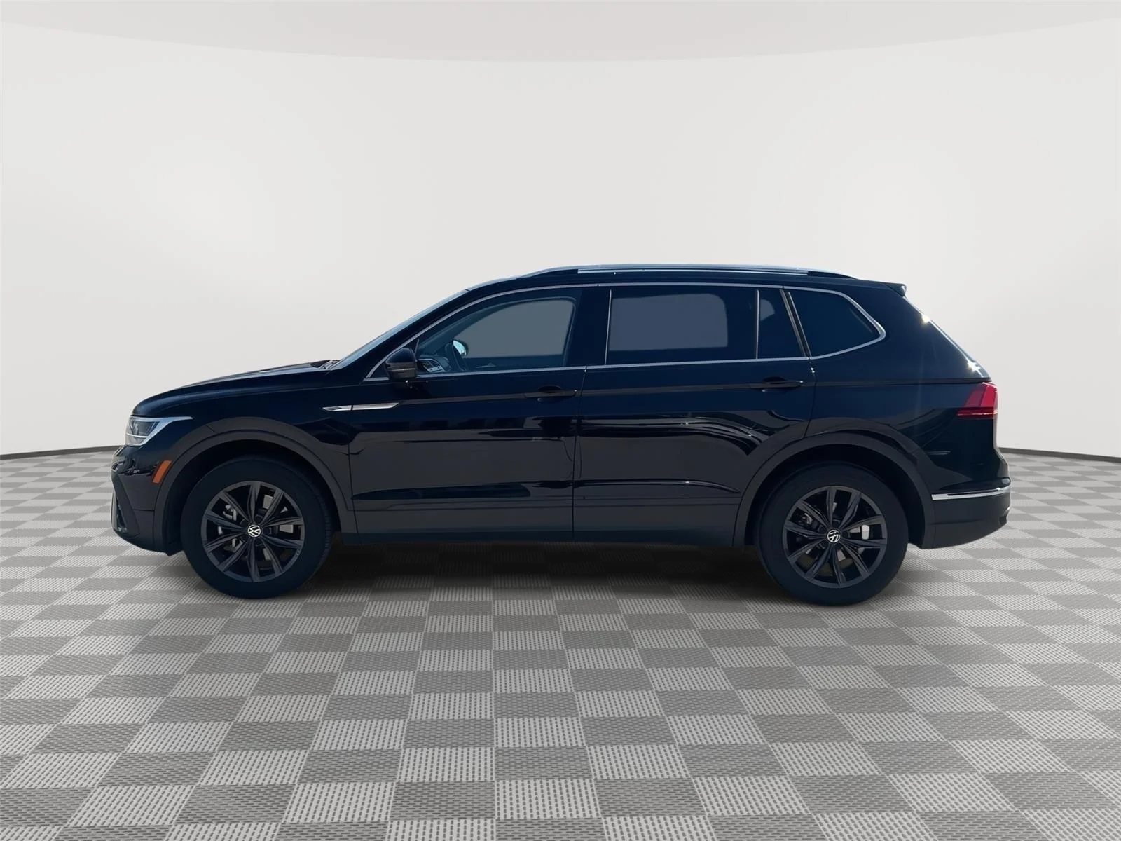 Used 2022 BLACK Volkswagen SE image 6