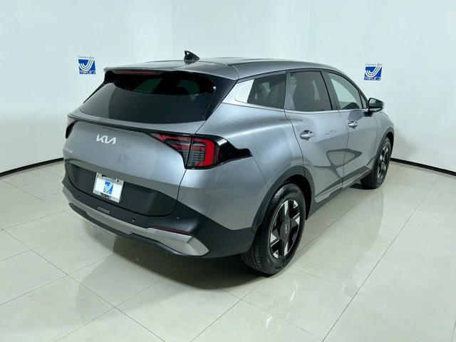 New 2026 STEEL GREY Kia LX image 5
