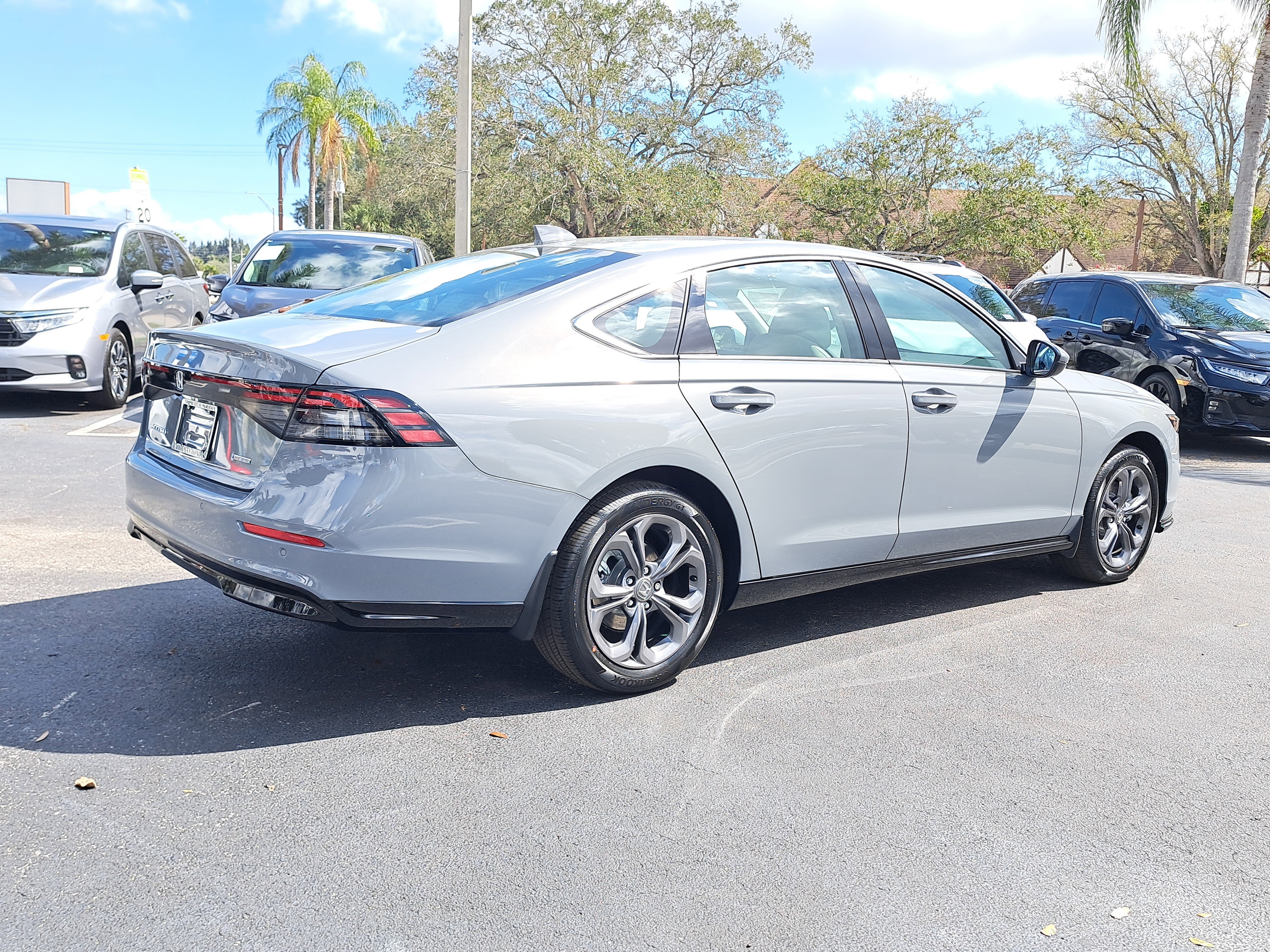 New 2026 Urban Gray Pearl Honda EX-L image 6