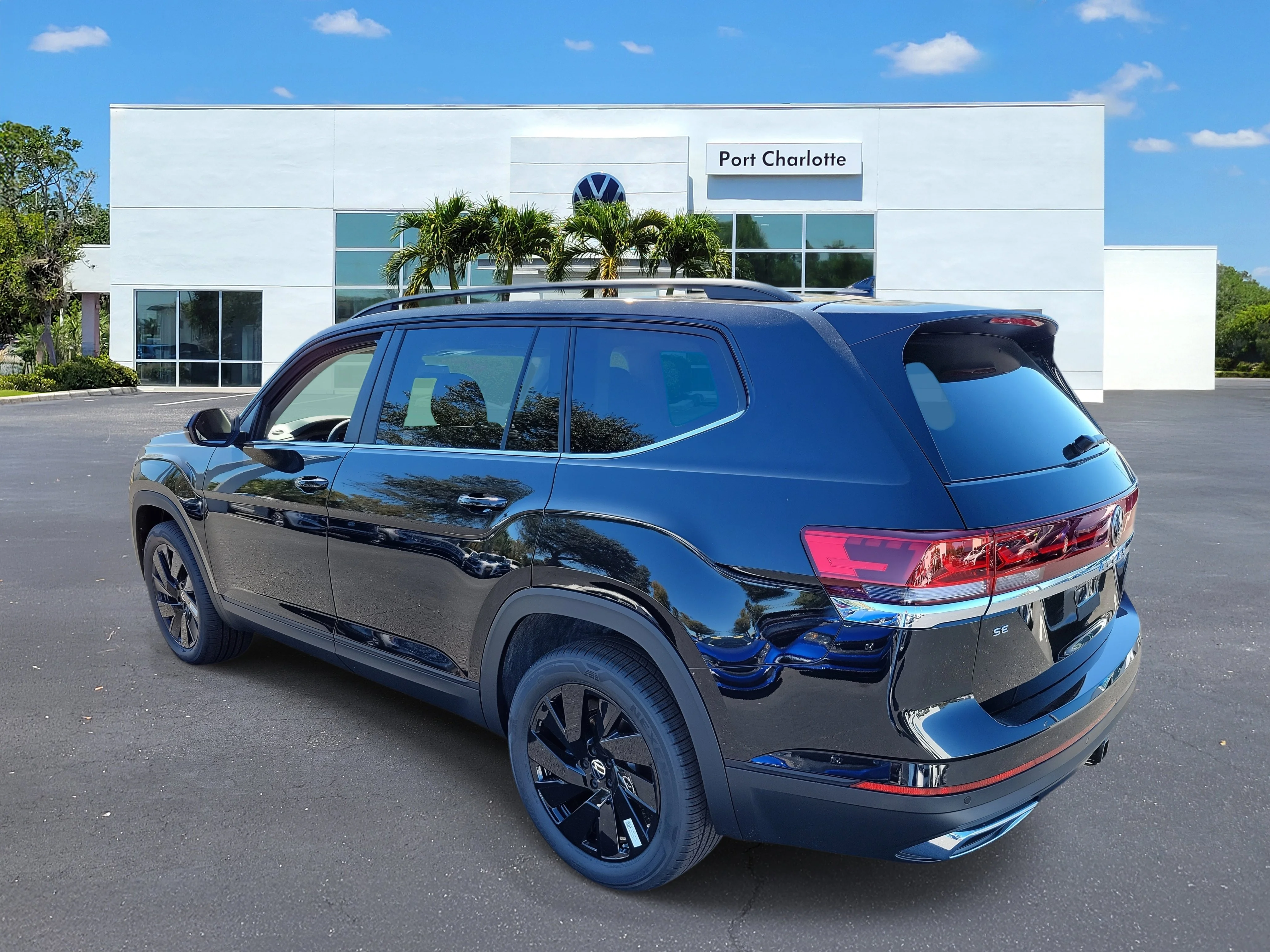 New 2026 Black Volkswagen SE w/Technology image 33