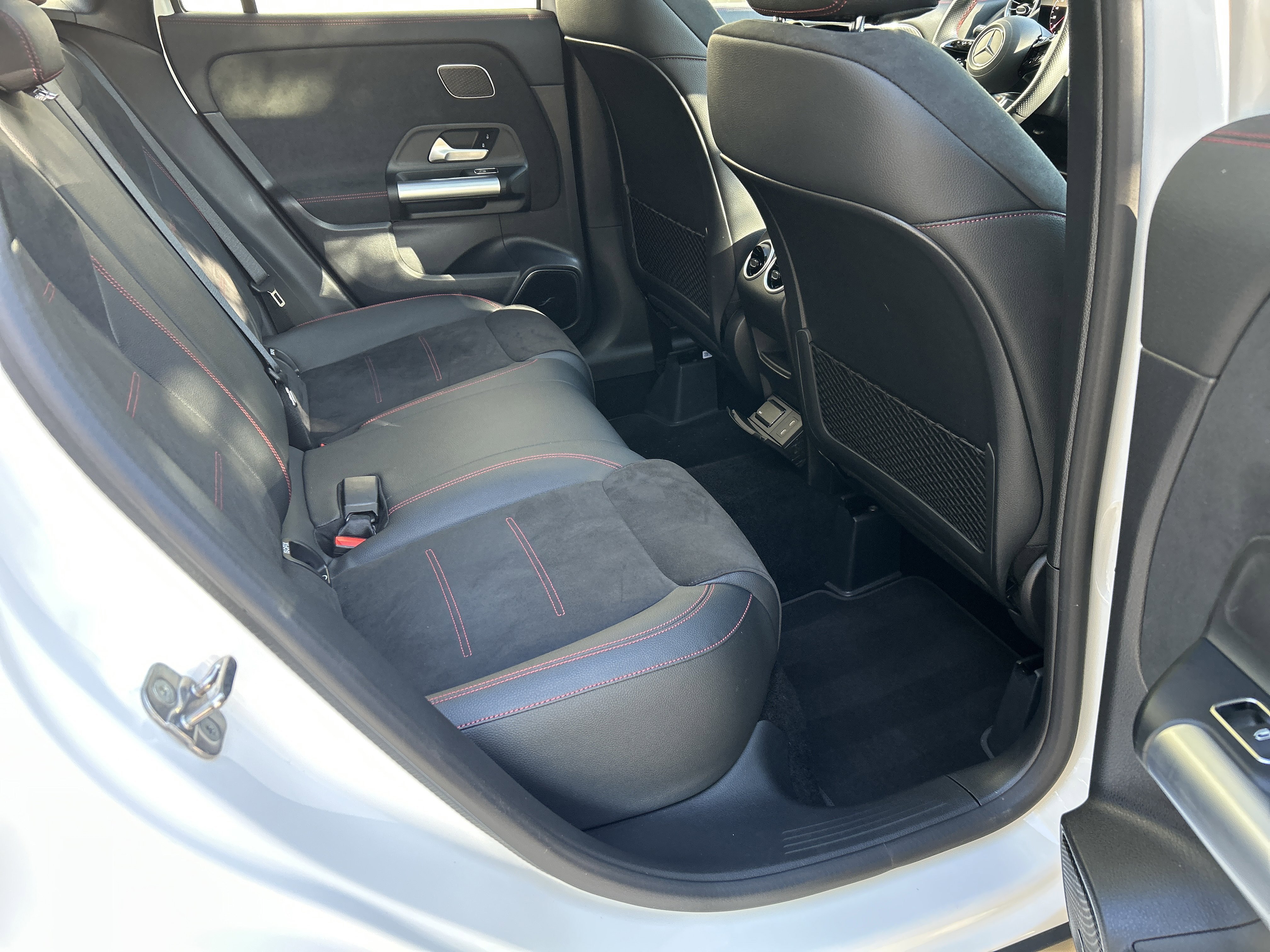 Certified Used 2025 Polar White Mercedes-Benz GLA 250 SUV image 48