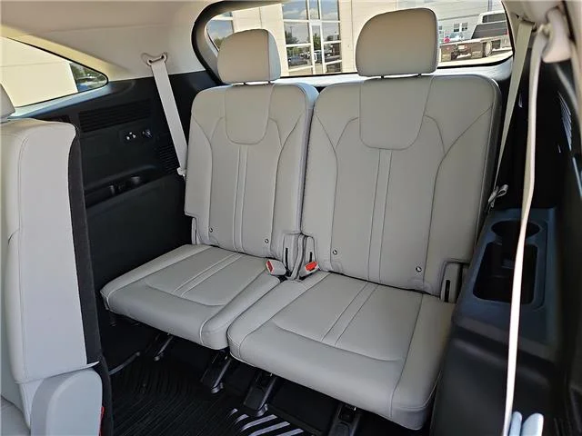 Used 2025 Midnight Lake B KIA S All-Wheel Drive image 9