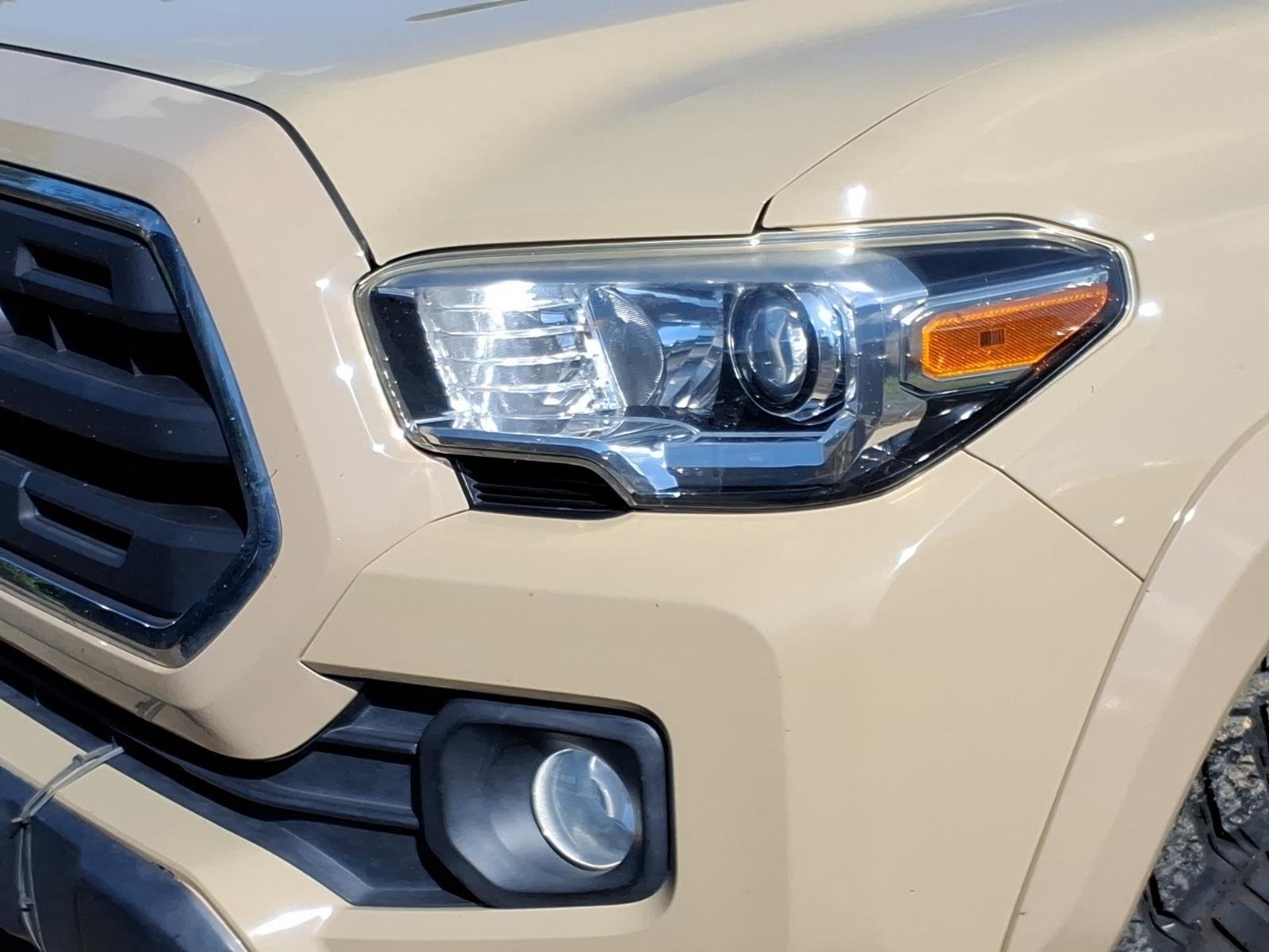 Used 2017  TOYOTA  image 2