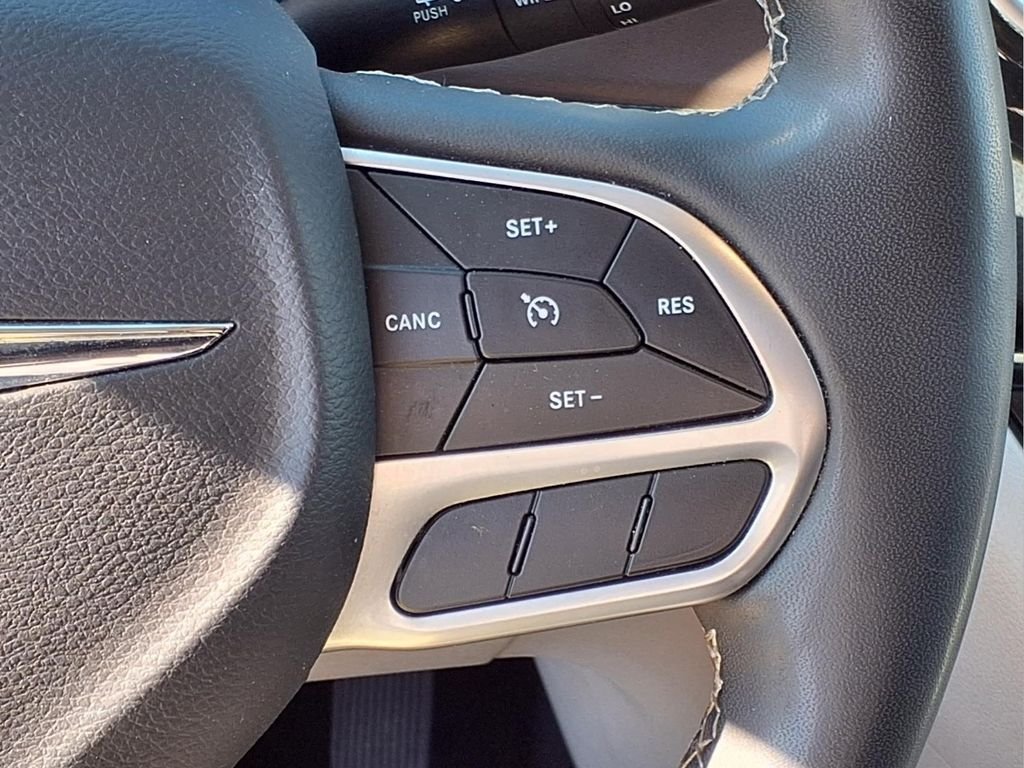 Used 2023 White Chrysler LX image 18