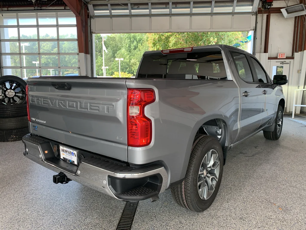 2026 Chevrolet Silverado 1500 LT - Photo 9