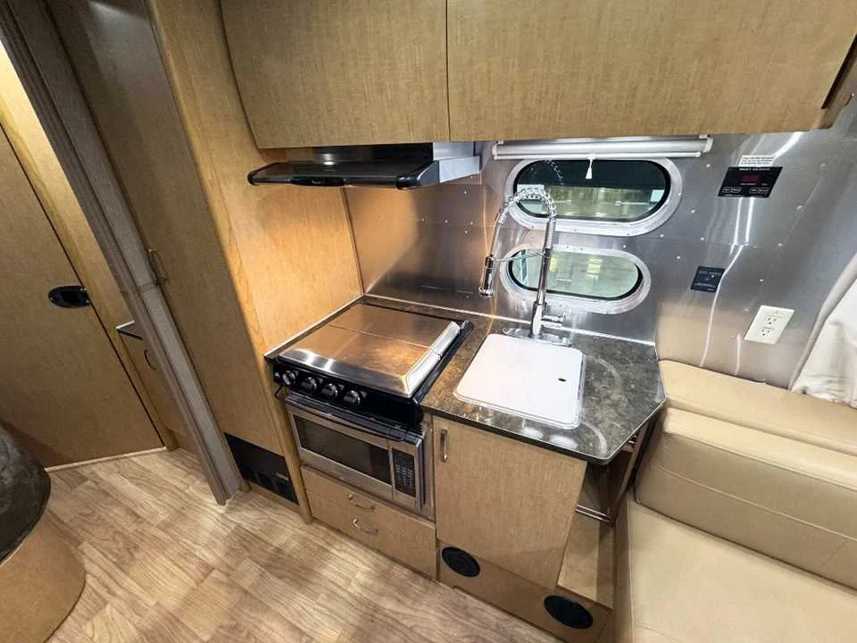 Used 2017 SILVER AIRSTREAM  image 14