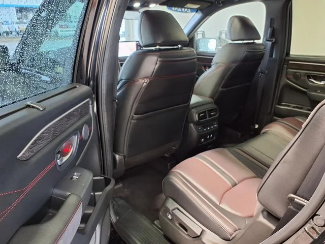 2026 Honda Pilot Black Edition - Photo 17