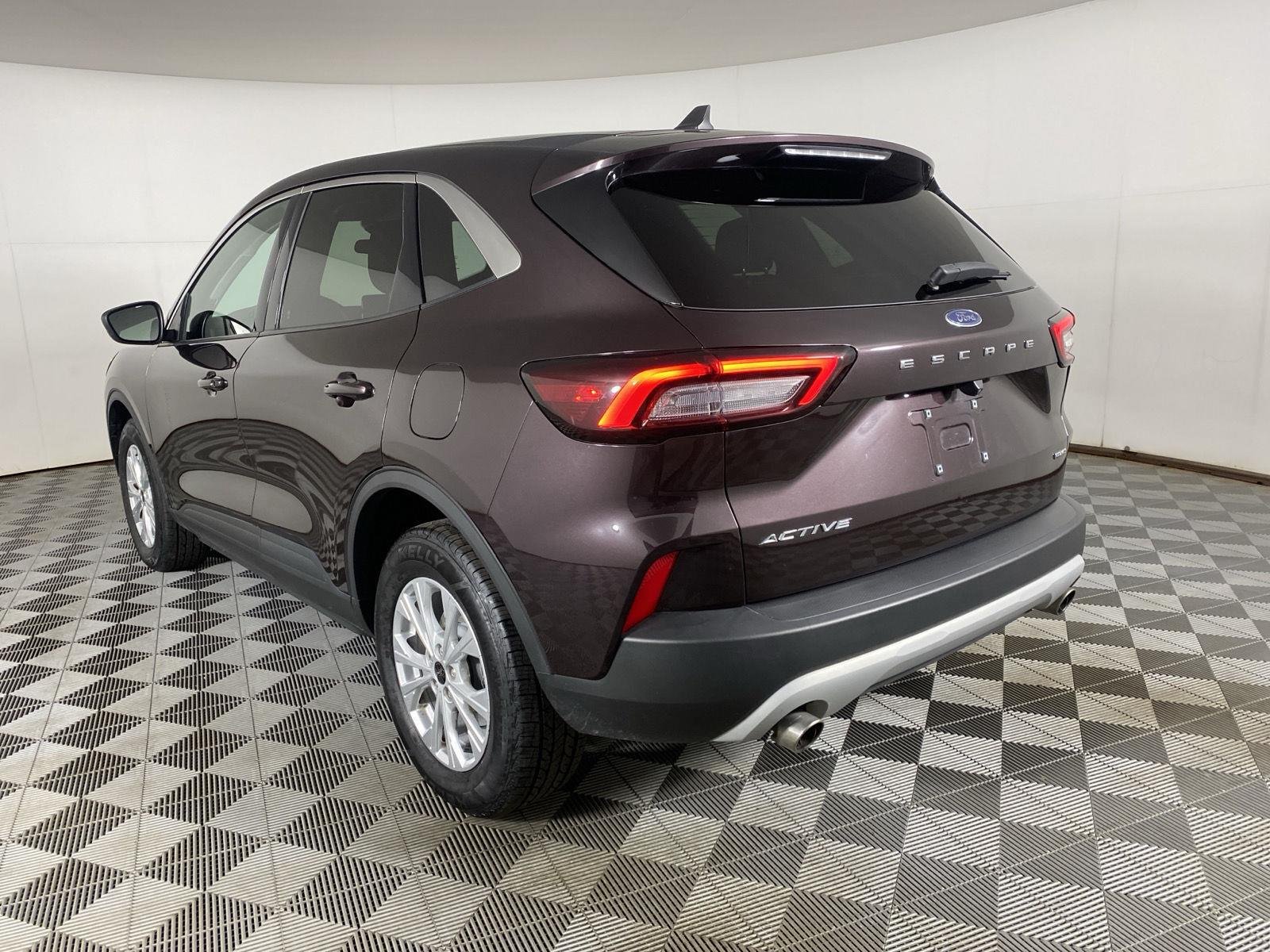 Used 2023 Cinnabar Red Ford Active image 15