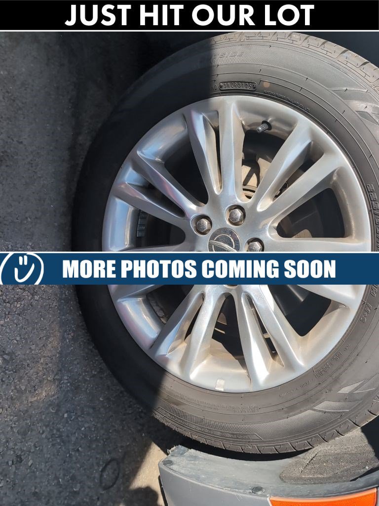 Used 2015 Billet Silver Metallic Clearcoat Chrysler C image 3