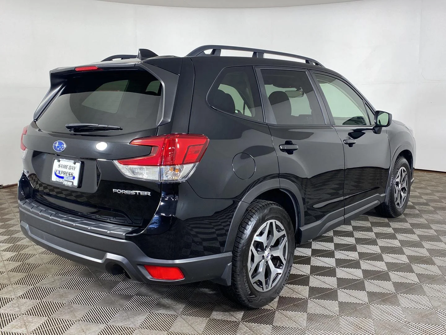 Used 2024 Crystal Black Silica Subaru Premium image 5